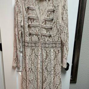 Lace duster - size Medium